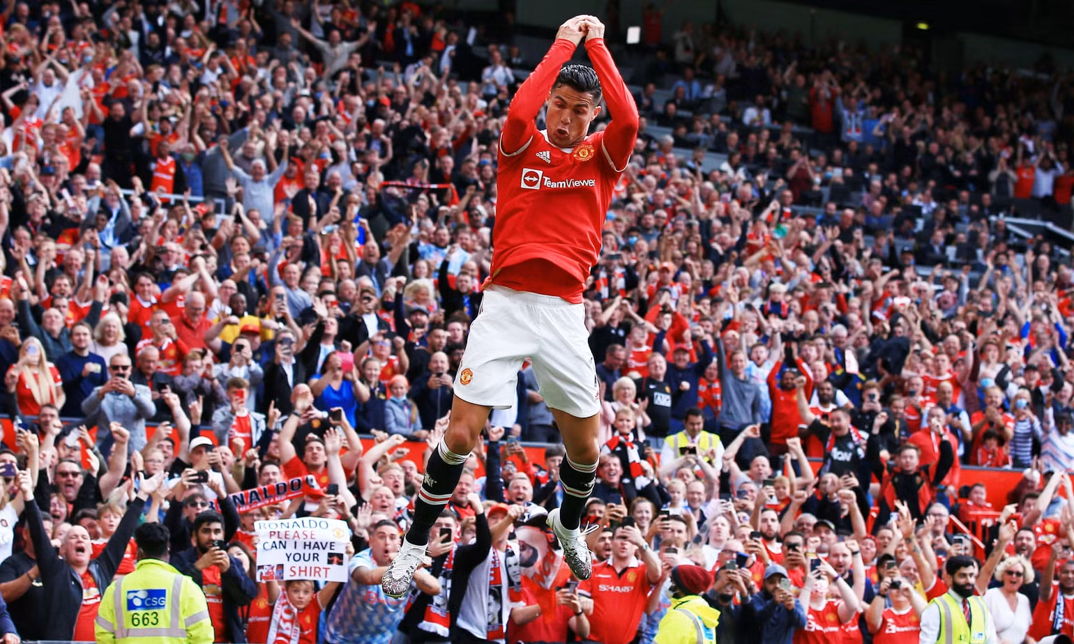 Cận cảnh Ronaldo lập cú đúp trong ngày ra mắt Man United -0