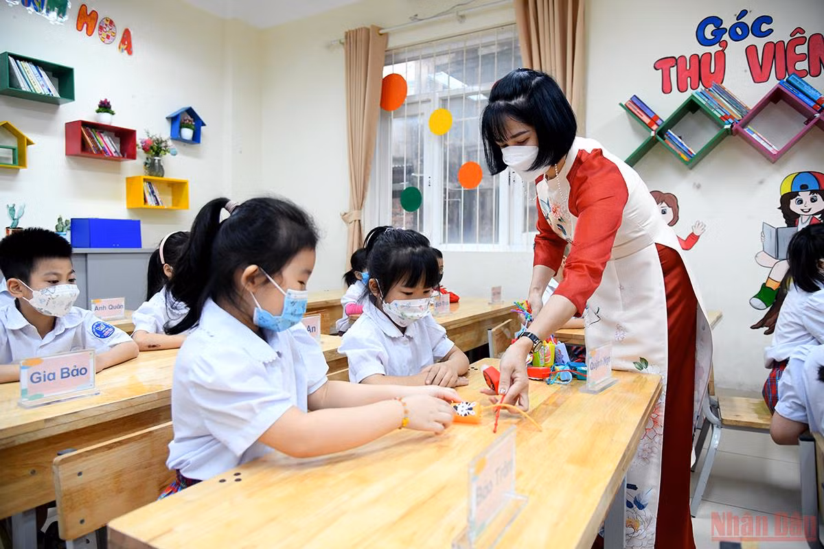 Ngày đi học đầu tiên tràn niềm vui của học sinh Hà Nội -0