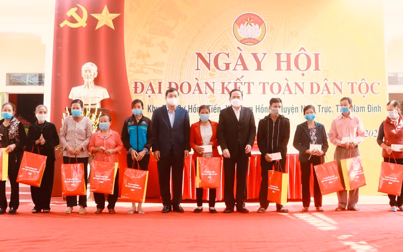 Phó Chủ tịch Thường trực Quốc hội dự Ngày hội Đại đoàn kết toàn dân tộc ở Nam Định -0