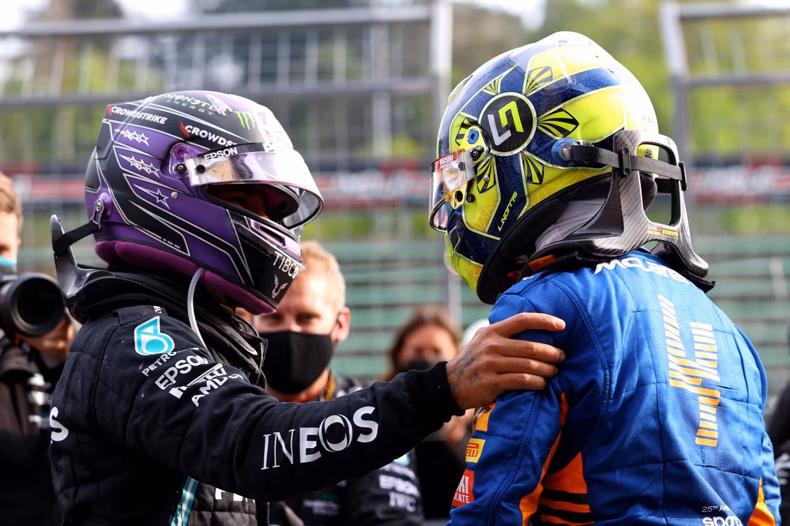 Max Verstappen soán ngôi ngoạn mục tại đường đua Imola -0