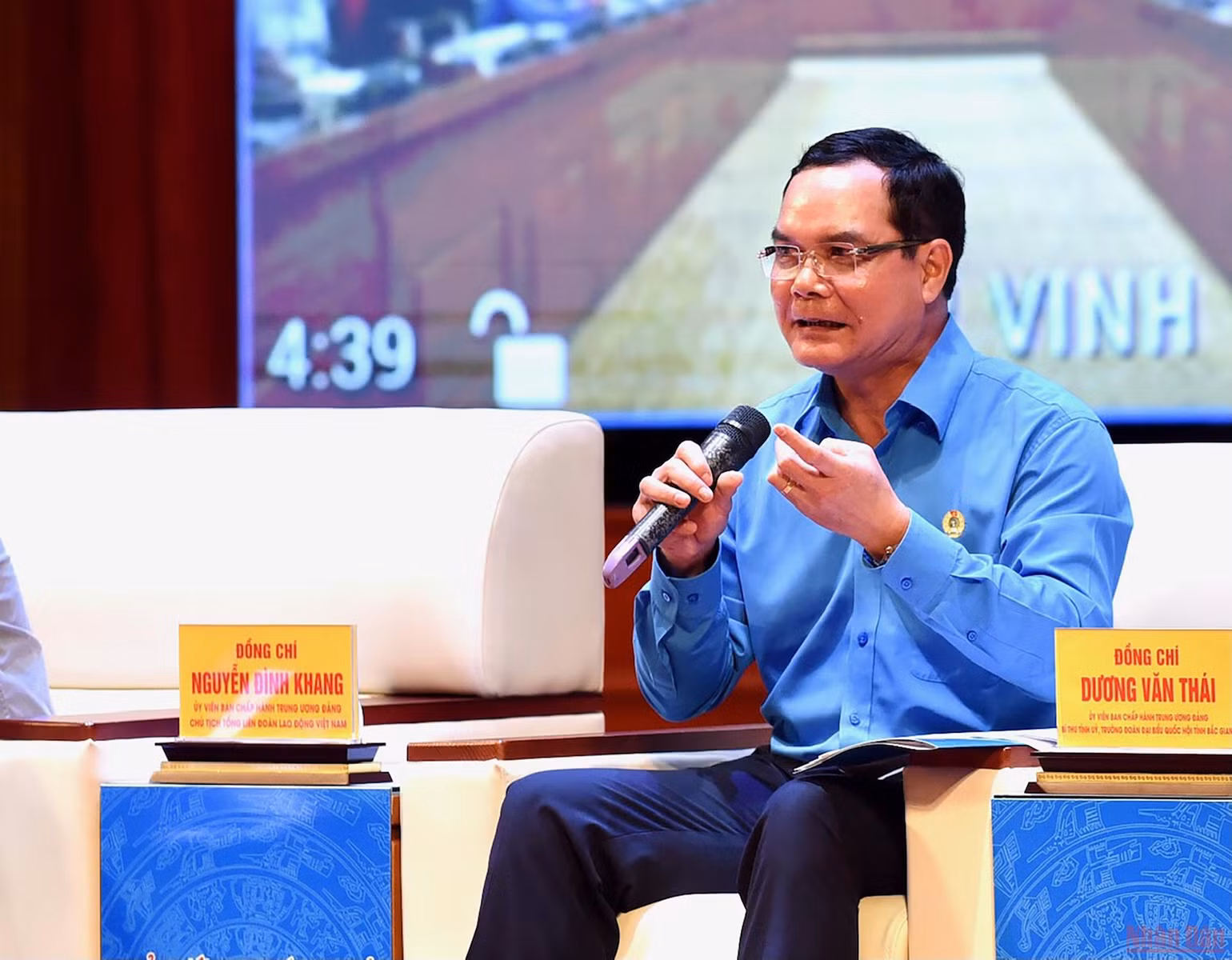 Thủ tướng Chính phủ Phạm Minh Chính gặp gỡ đối thoại với công nhân lao động năm 2022 -0