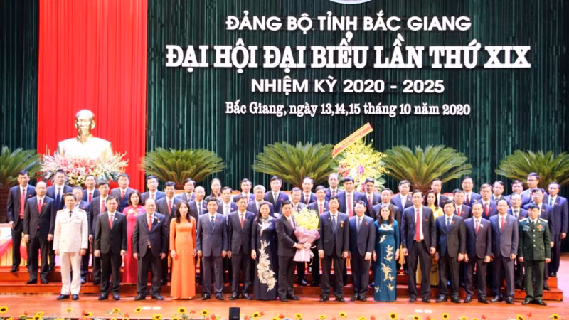 Đồng chí Dương Văn Thái được bầu giữ chức Bí thư Tỉnh ủy Bắc Giang -0