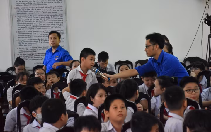 Cùng học trò nói không với “fake news” -0
