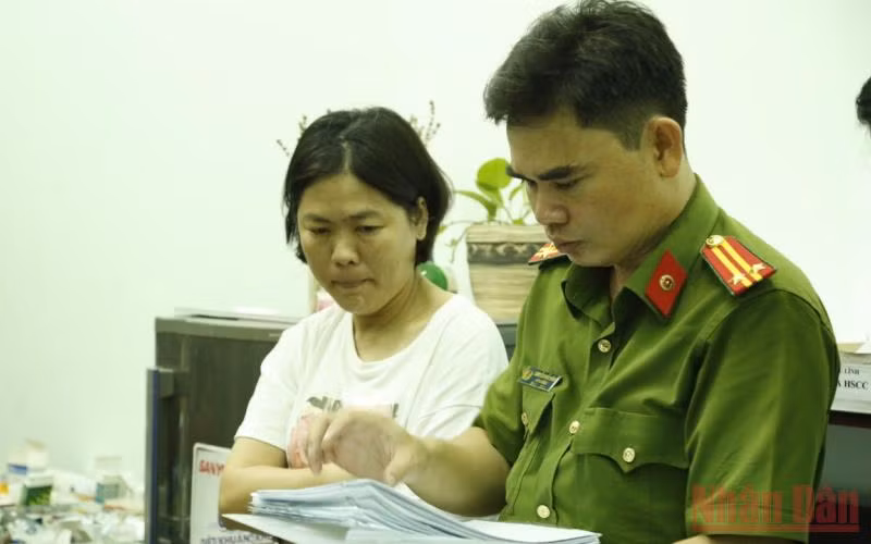 Khởi tố, bắt tạm giam 2 cán bộ Trung tâm Y tế thành phố Dĩ An, tỉnh Bình Dương -0