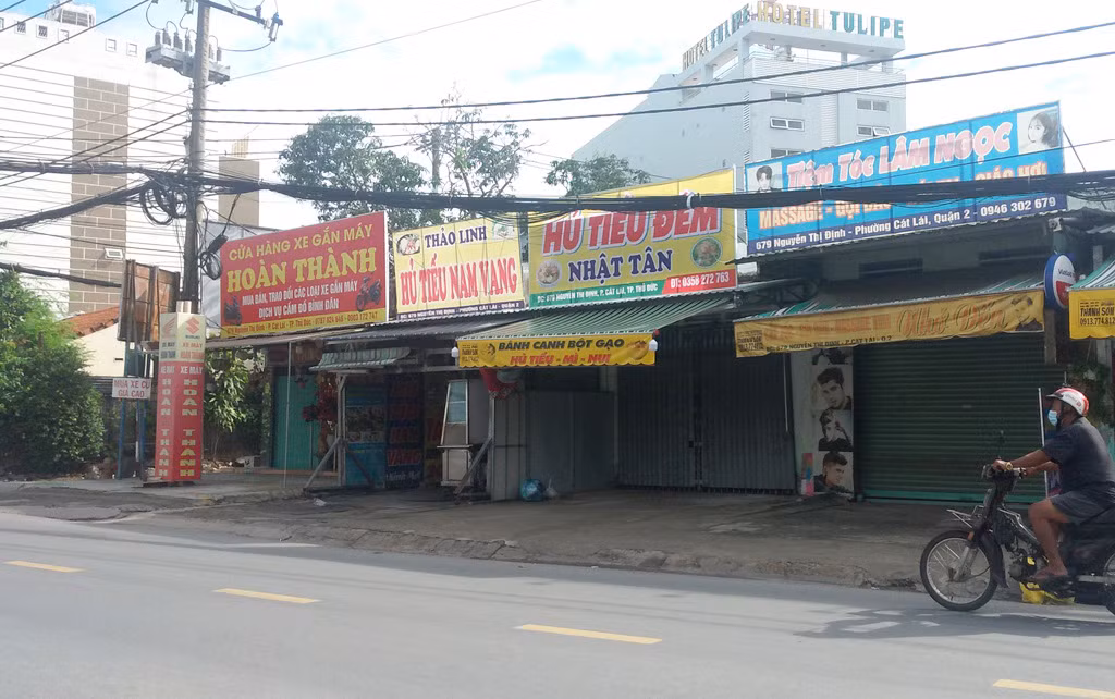 TP Hồ Chí Minh ngày đầu giãn cách xã hội theo Chỉ thị 16 -0