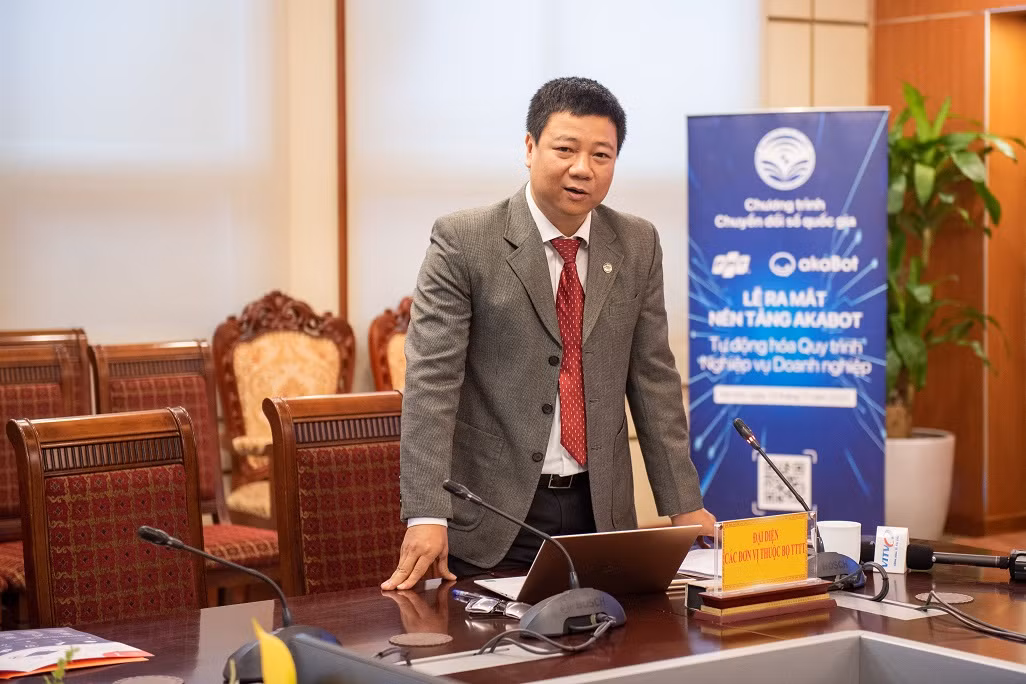 Ra mắt robot “ảo” akaBot tự động hóa quy trình nghiệp vụ doanh nghiệp -0