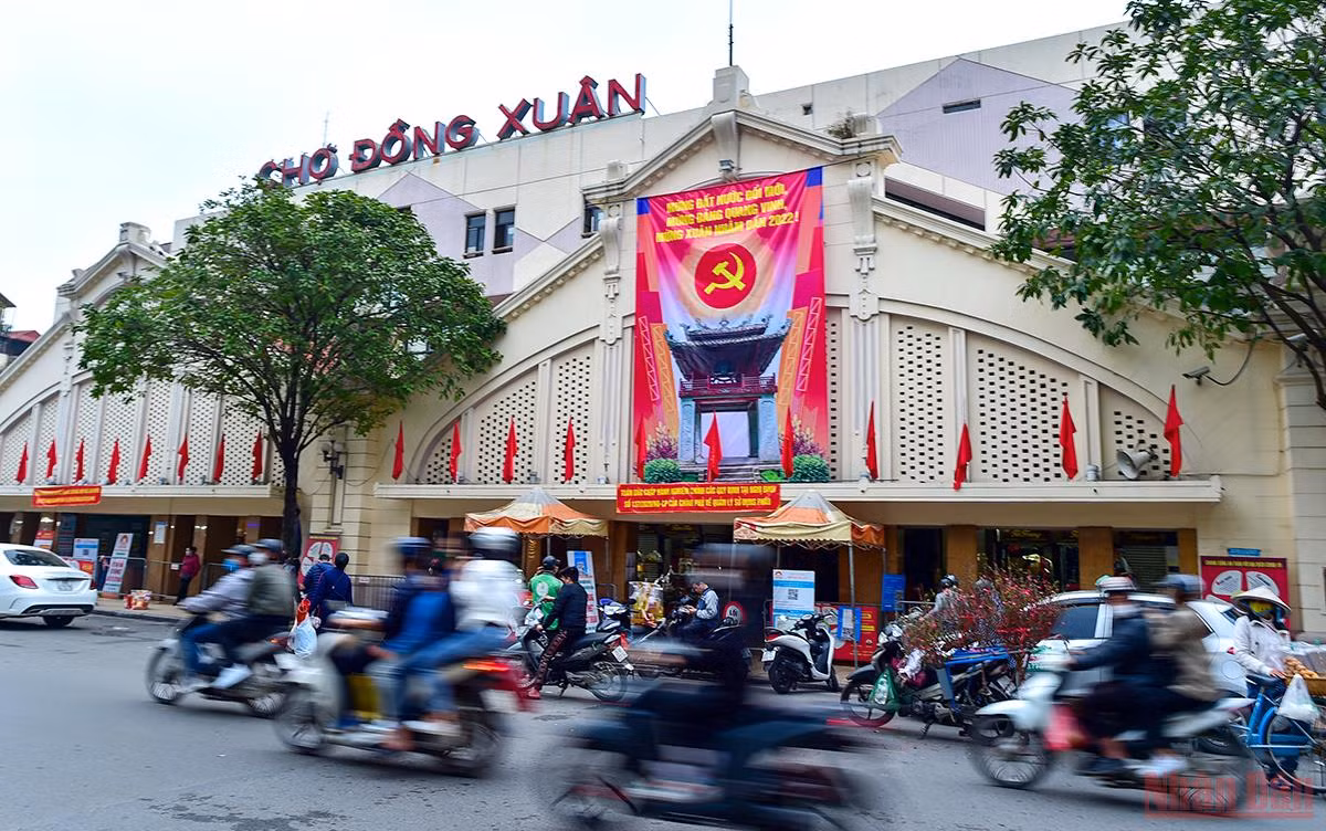 Hà Nội “thay áo mới” rực rỡ đón Xuân Nhâm Dần 2022 -0