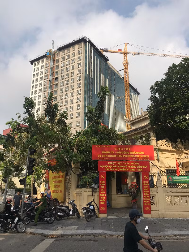 Hoàn thành việc phá dỡ giai đoạn II phần diện tích vi phạm tại công trình 8B Lê Trực -0