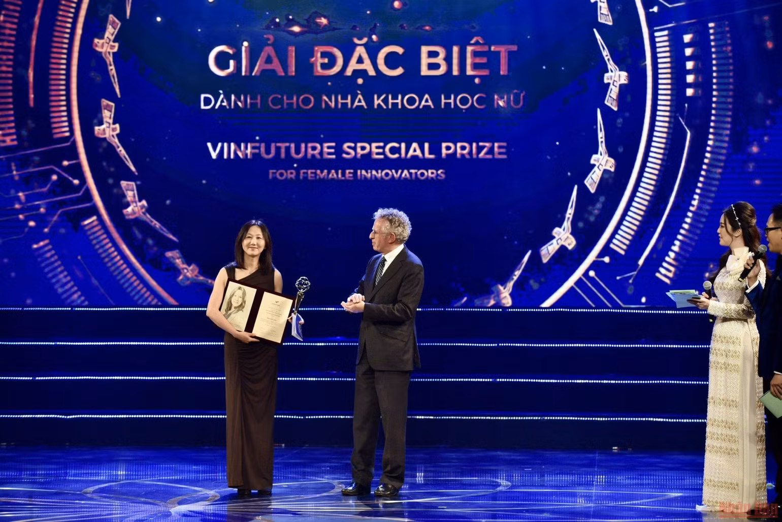 Những hình ảnh tại lễ trao giải lần thứ nhất Giải thưởng VinFuture -0