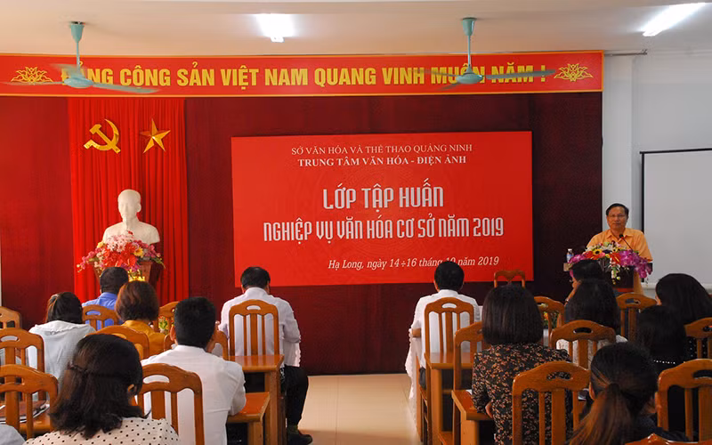 Chú trọng đào tạo đội ngũ làm văn hóa, văn nghệ -0