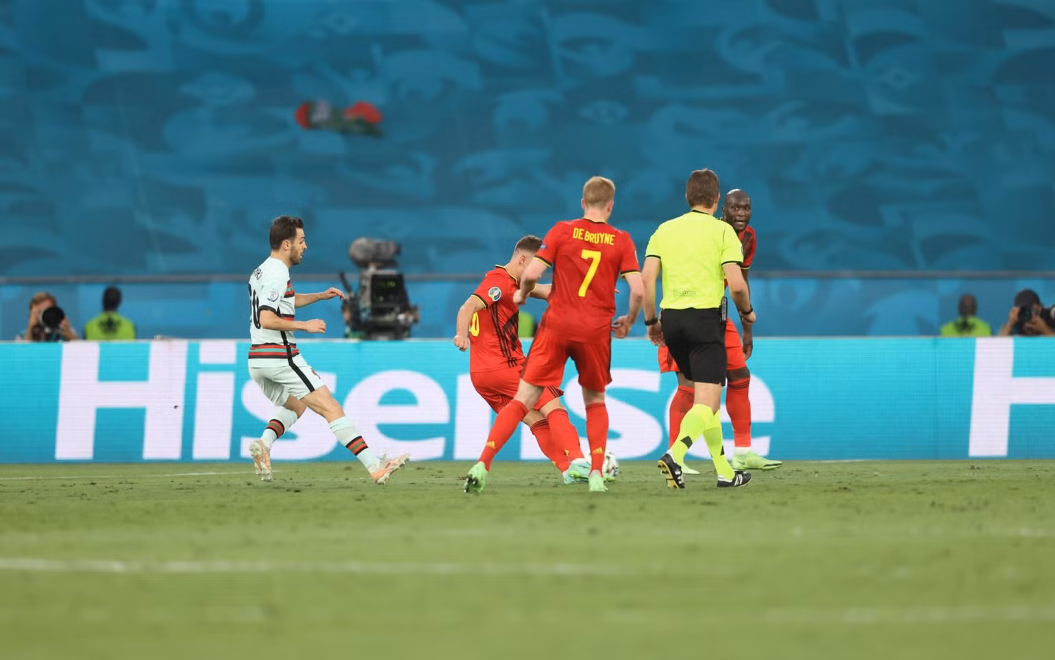 Cận cảnh Bỉ vào tứ kết Euro 2020, Bồ Đào Nha sớm thành cựu vương -0