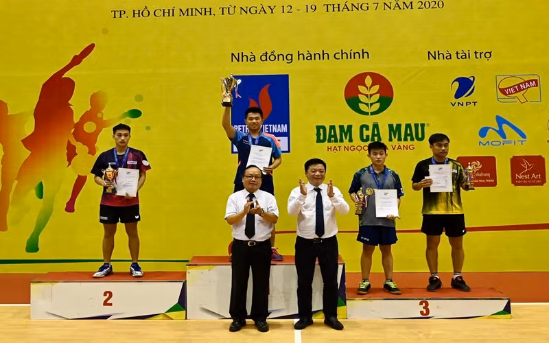 Trận chung kết đơn nữ và đơn nam hấp dẫn, kịch tính -0