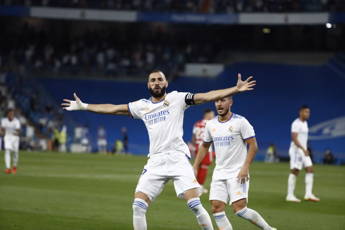 Roma thắng kịch tính trong trận đấu thứ 1.000 của Mourinho -0
