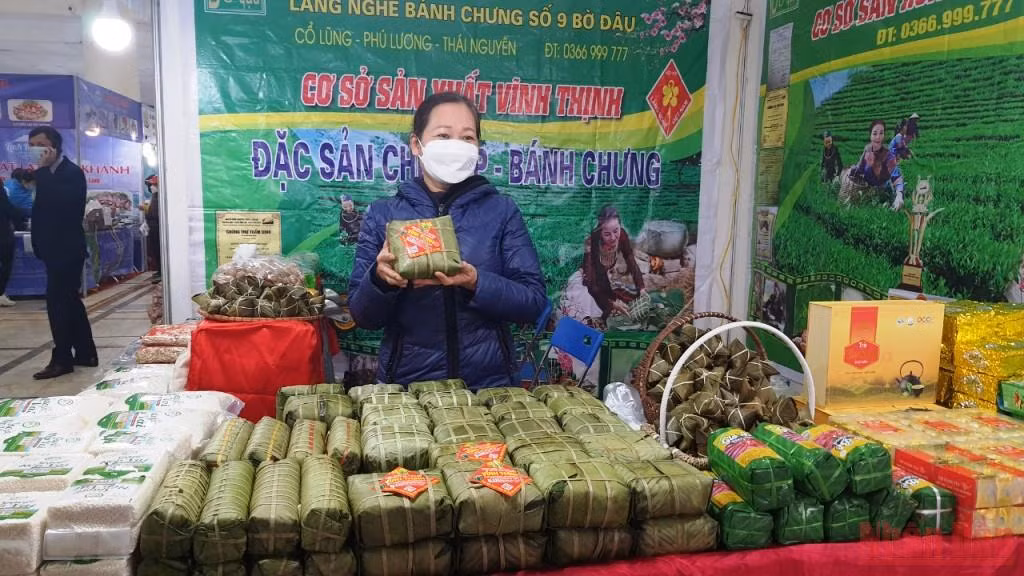 Nhiều đặc sản vùng miền phục vụ người dân Thủ đô dịp Tết Nhâm Dần -0