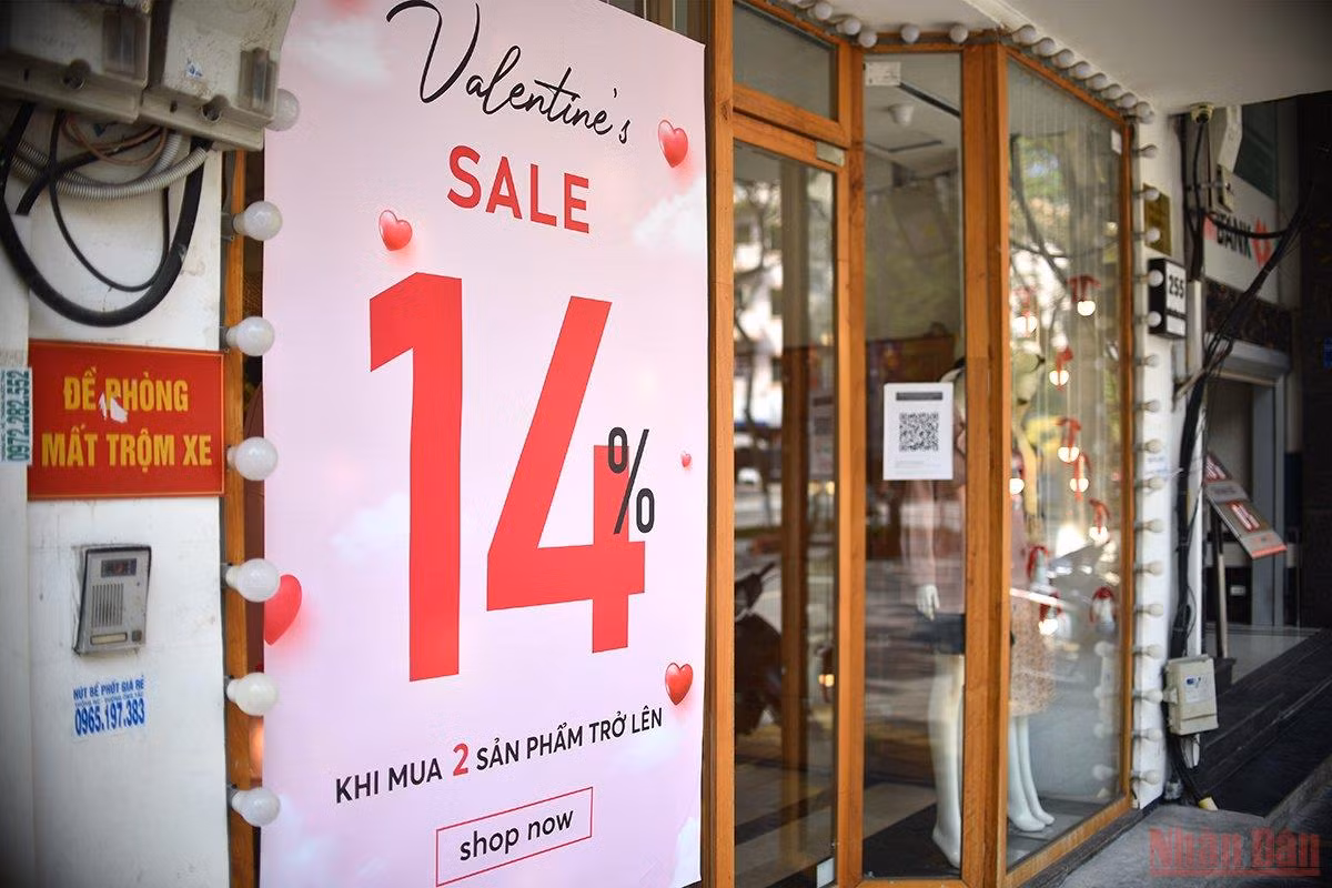 Thị trường quà tặng Valentine 2022: Đa dạng sản phẩm, mua sắm online lên ngôi -0