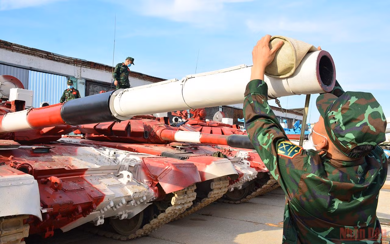Cận cảnh 4 chiếc xe tăng màu đỏ của đội tuyển Việt Nam tại Army Games 2021 -2