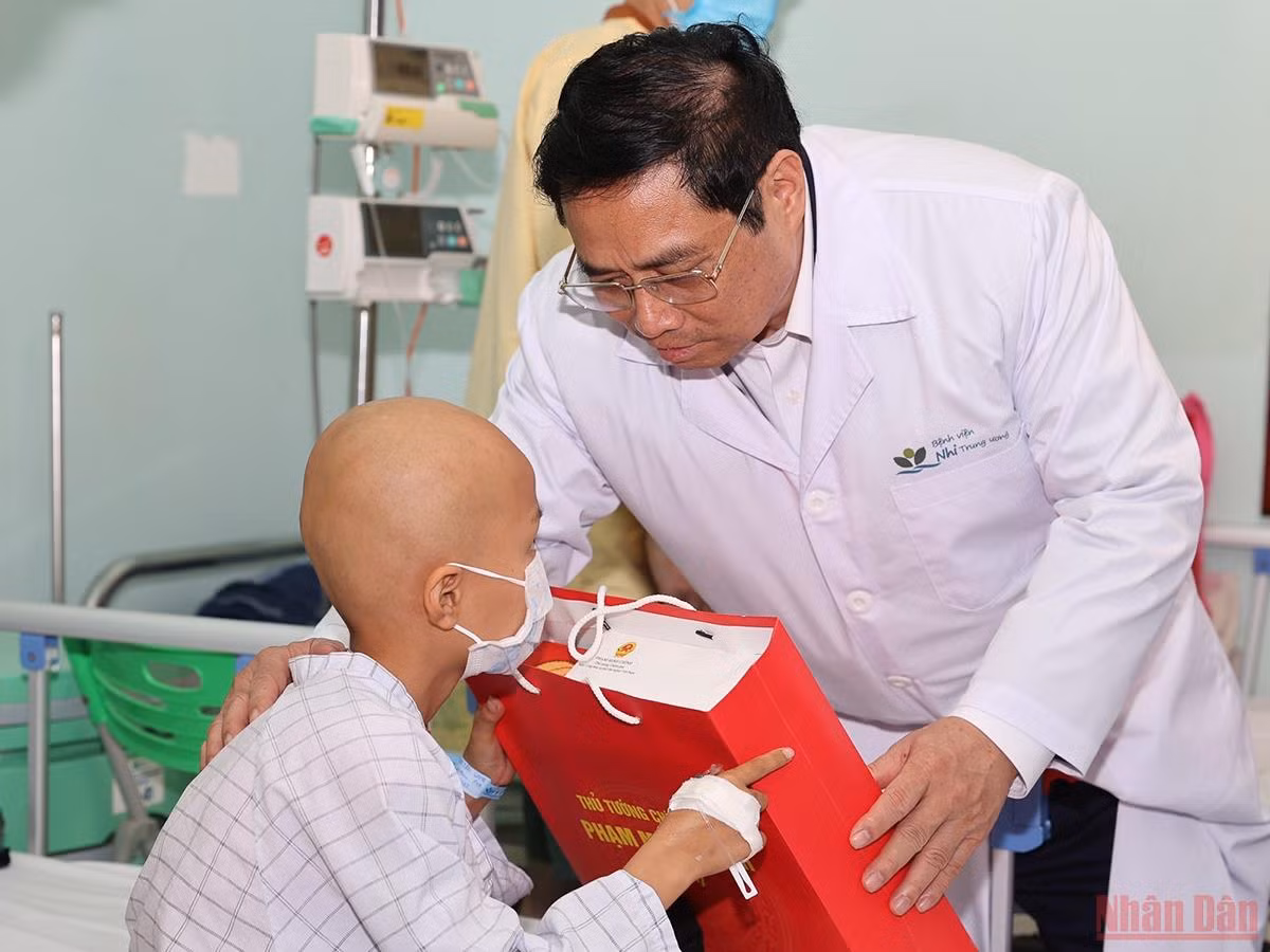 Cùng hành động để trẻ em là những người đầu tiên được hưởng thành quả phát triển kinh tế-xã hội -0