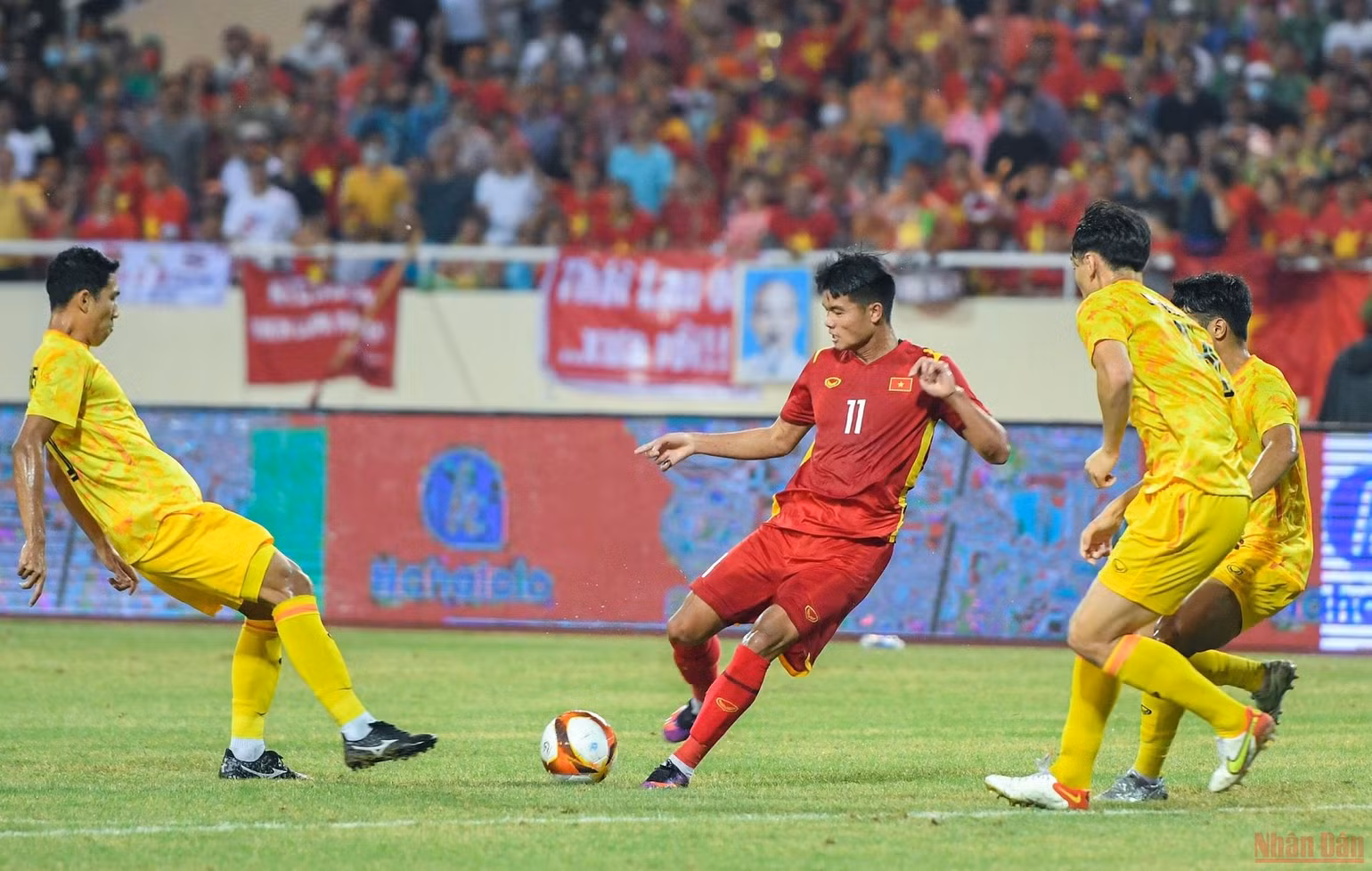 [Chung kết bóng đá nam SEA Games 31] U23 Việt Nam 0-0 U23 Thái Lan (Hiệp 1): Văn Tùng sút chệch cột -0