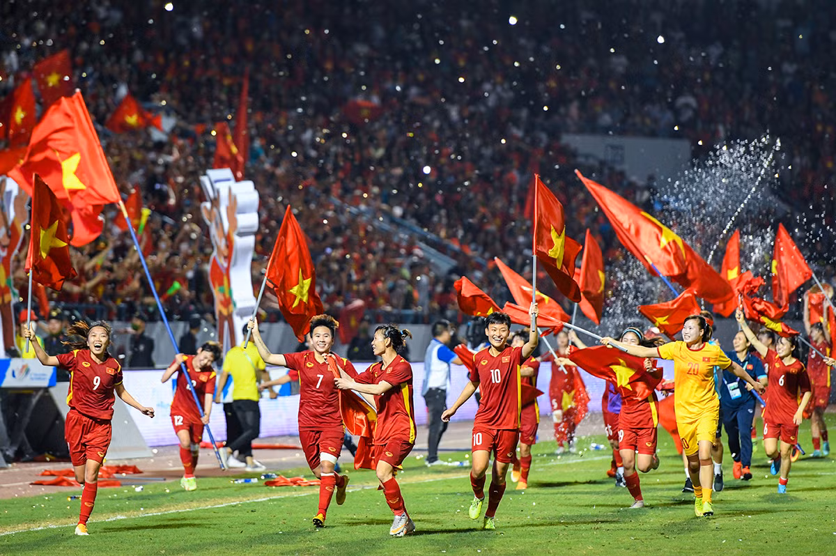 Ảnh đẹp SEA Games 31: Rừng cờ đỏ sao vàng - Niềm tự hào dân tộc tại SEA Games 31 -0