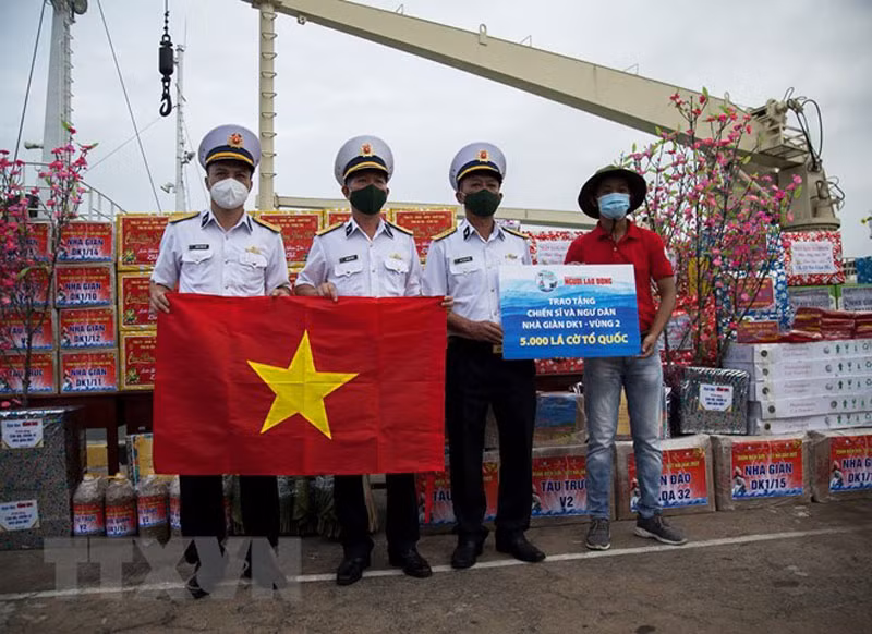 Mang hương vị Tết đất liền ra các 