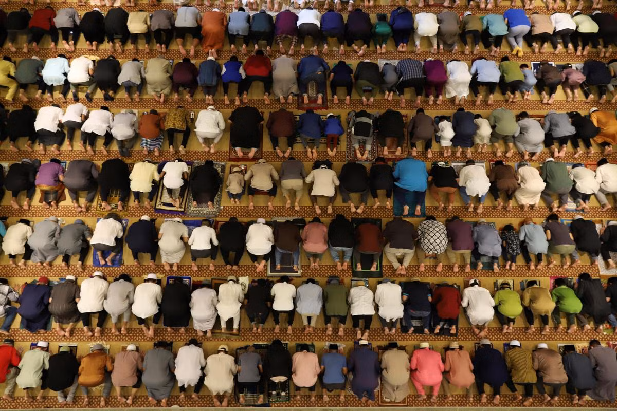Người Hồi giáo trên khắp thế giới đón tháng lễ Ramadan -0