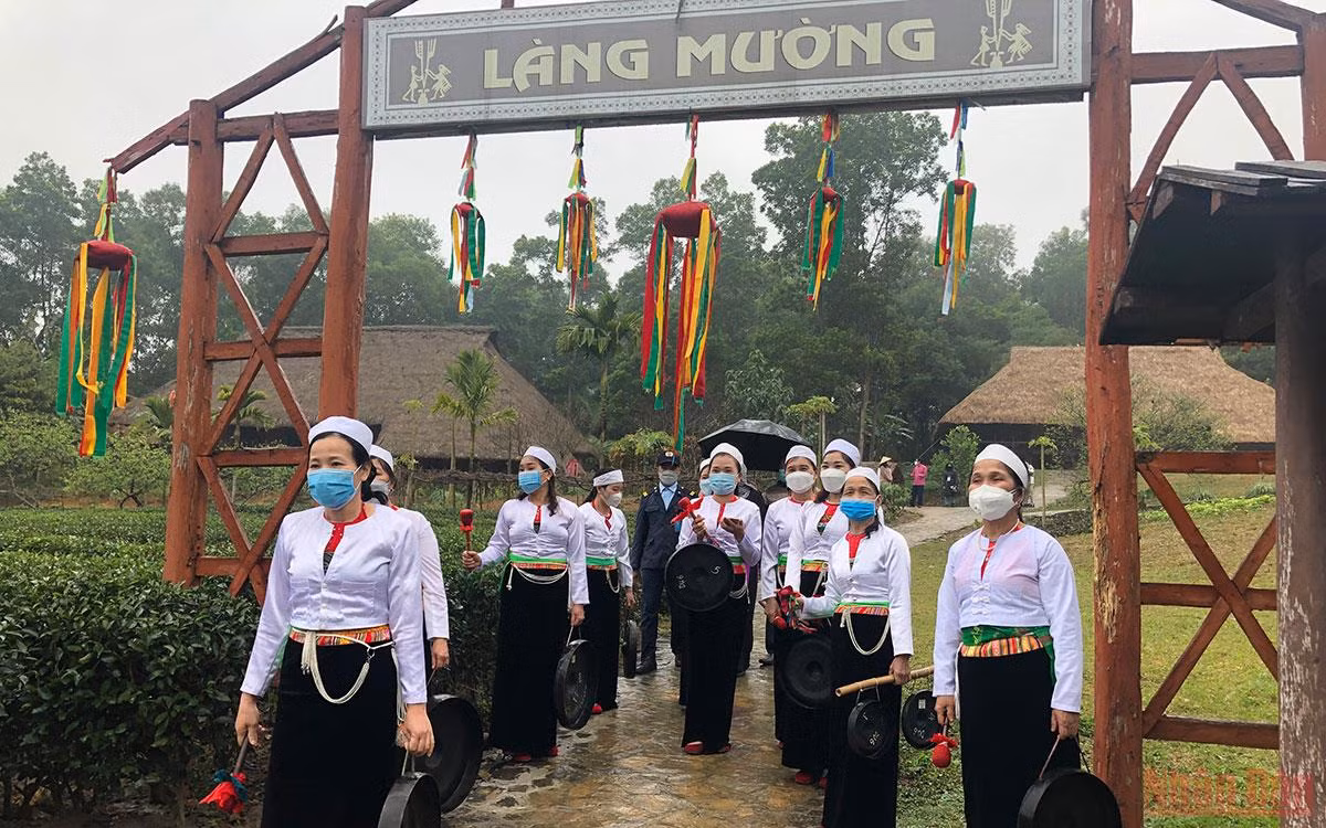 Làng Văn hóa Du lịch các dân tộc Việt Nam: Khai xuân khởi sắc -0