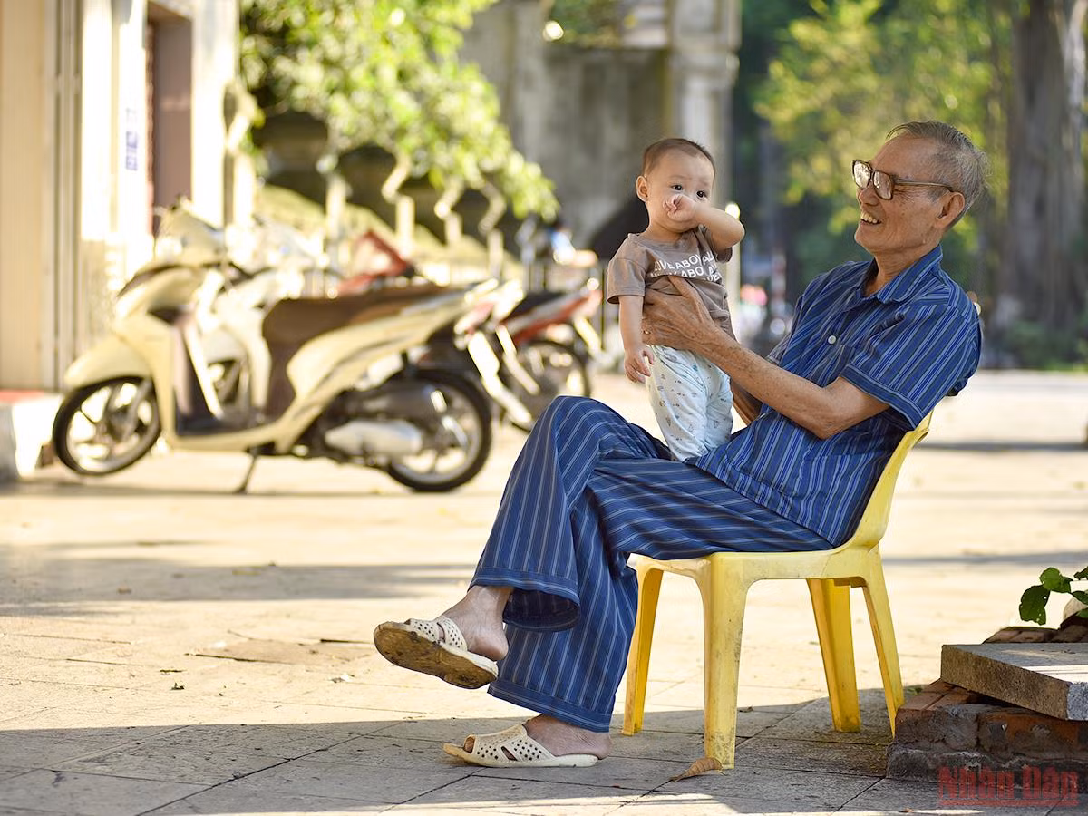 Hà Nội dần trở lại với nhịp sống bình thường mới -0
