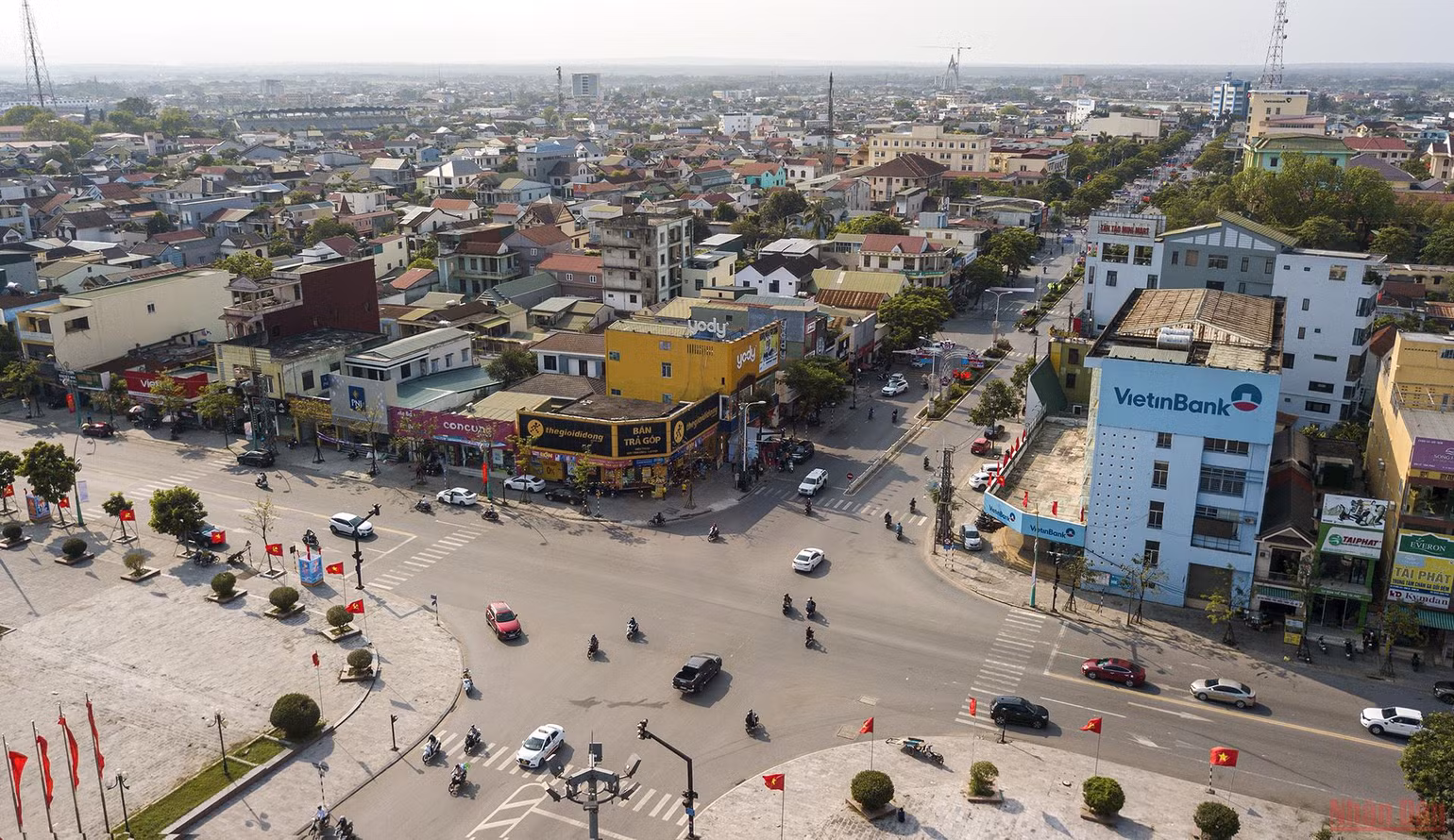 Hoa vẫn nở trên chiến trường năm xưa - Quảng Trị sau 50 năm giải phóng -0