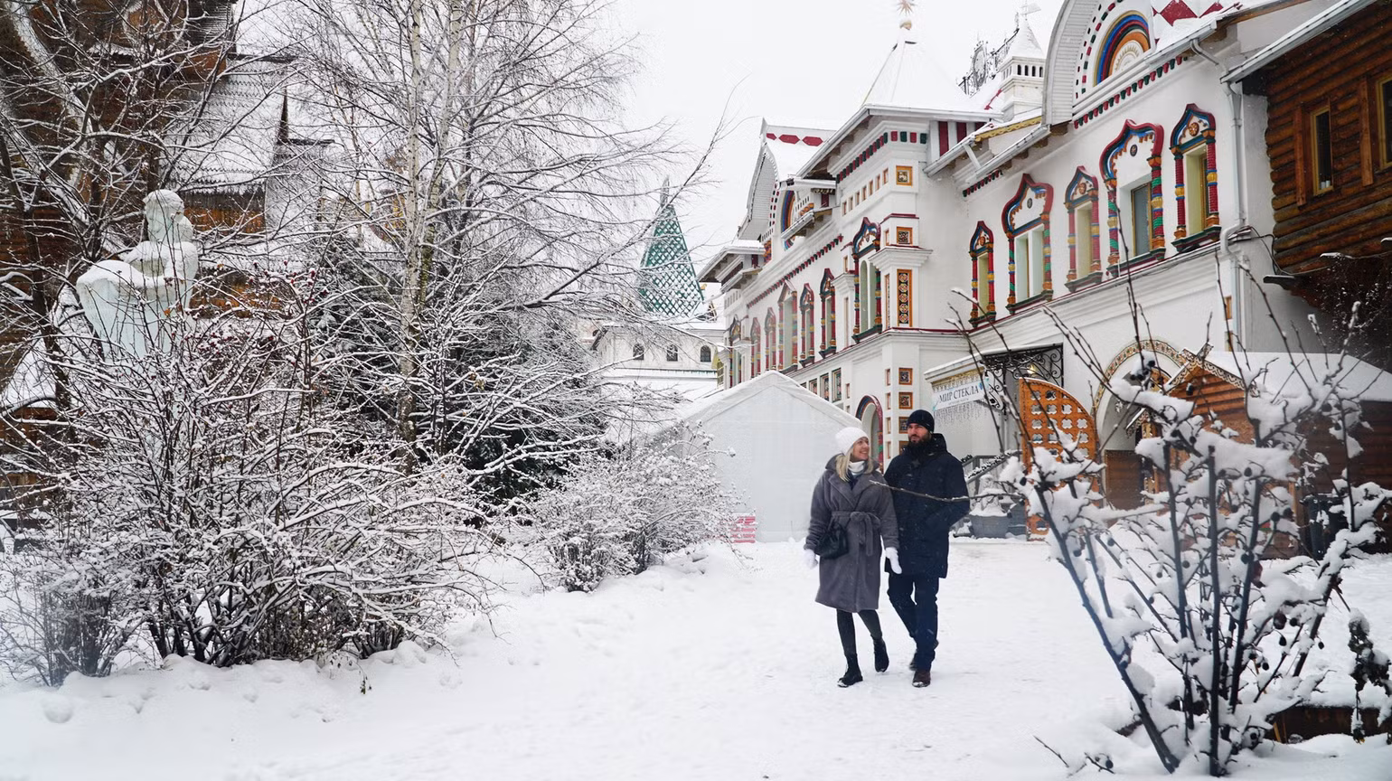 Năm mới đi chợ đồ cũ ở Moscow -0