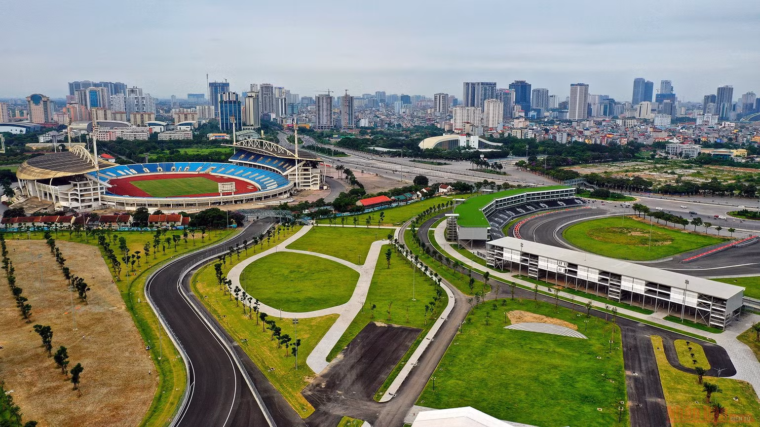 Hà Nội từ trên cao, lạ mà quen -0