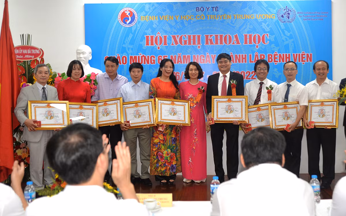 Kỷ niệm 65 năm ngày thành lập Bệnh viện Y học Cổ truyền Trung ương -0