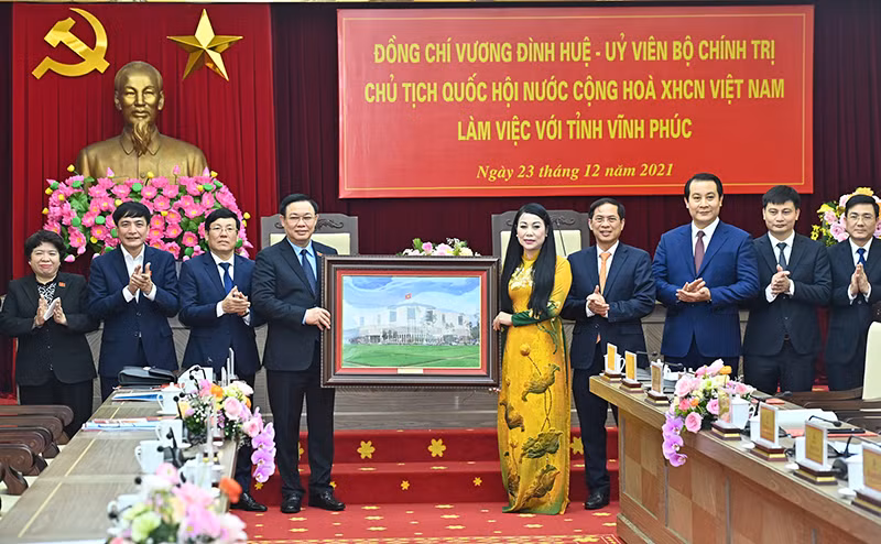 Chủ tịch Quốc hội Vương Đình Huệ làm việc với tỉnh Vĩnh Phúc -0