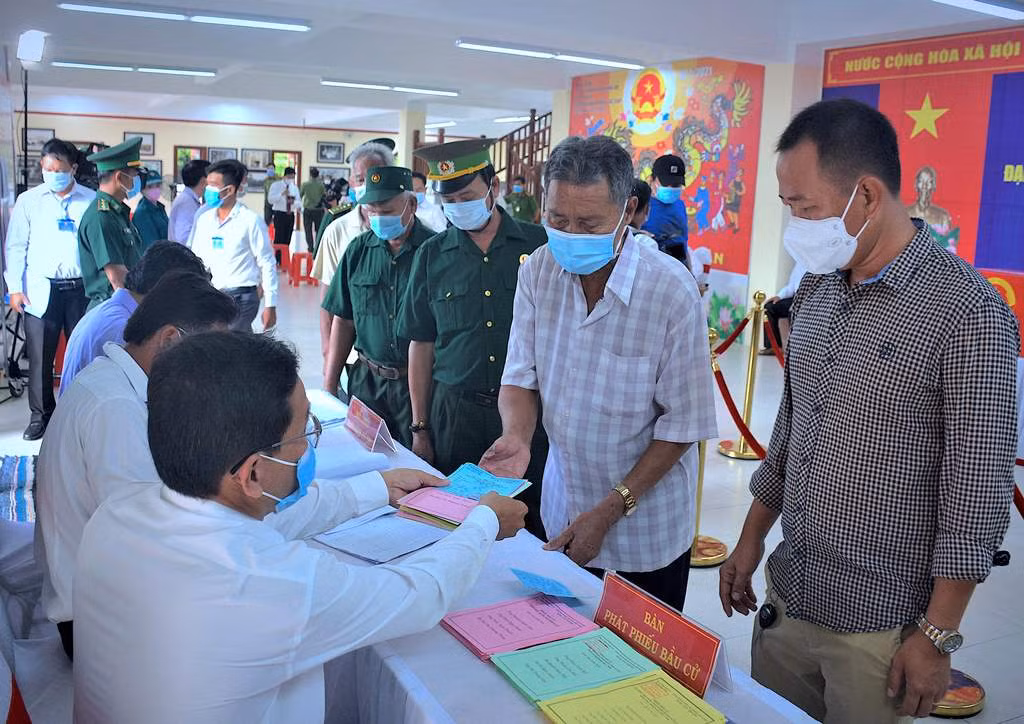 Đi bầu cử nơi địa đầu cực nam Tổ quốc -0