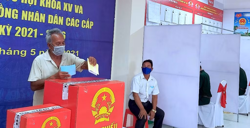 Đi bầu cử nơi địa đầu cực nam Tổ quốc -1