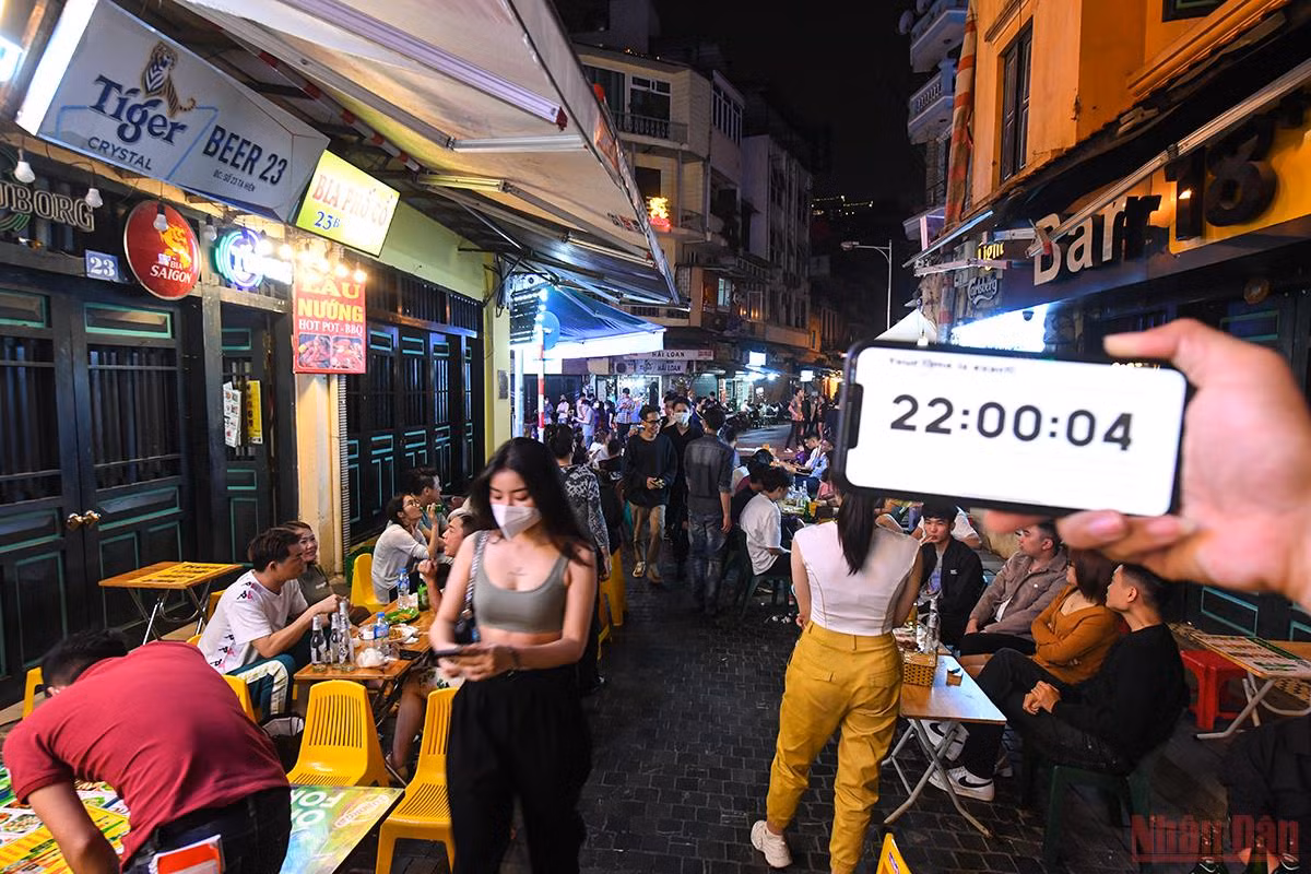 Hà Nội chính thức bỏ quy định quán ăn được mở cửa đến 21 giờ -0