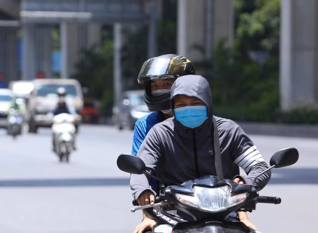 [Photo] Hà Nội trải qua đợt cao điểm nắng nóng, có lúc tới 40 độ C -0