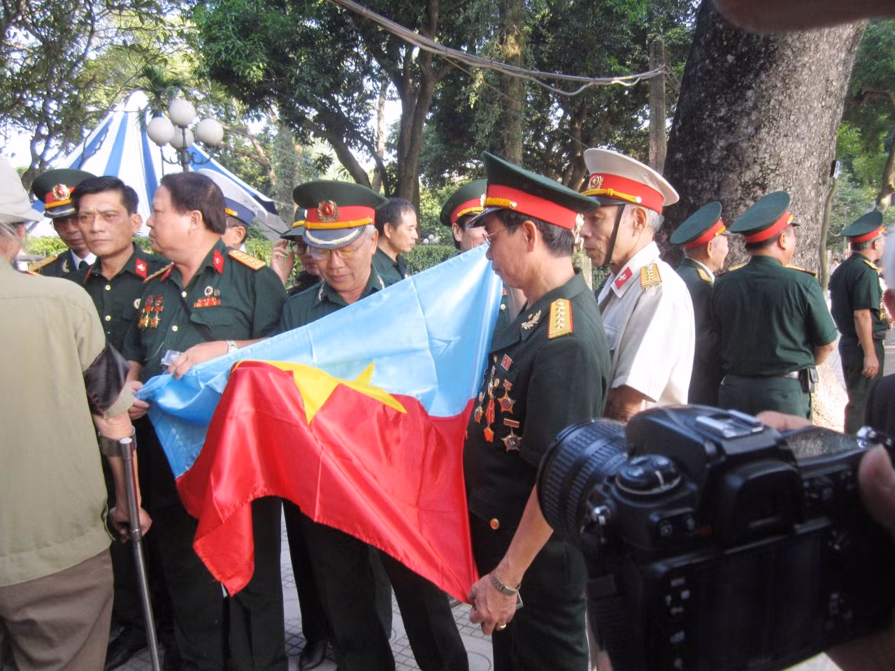 Triển lãm thơ diễn ca lịch sử “Theo dấu chân Đại tướng” nhân kỷ niệm 110 năm ngày sinh Đại tướng Võ Nguyên Giáp -7