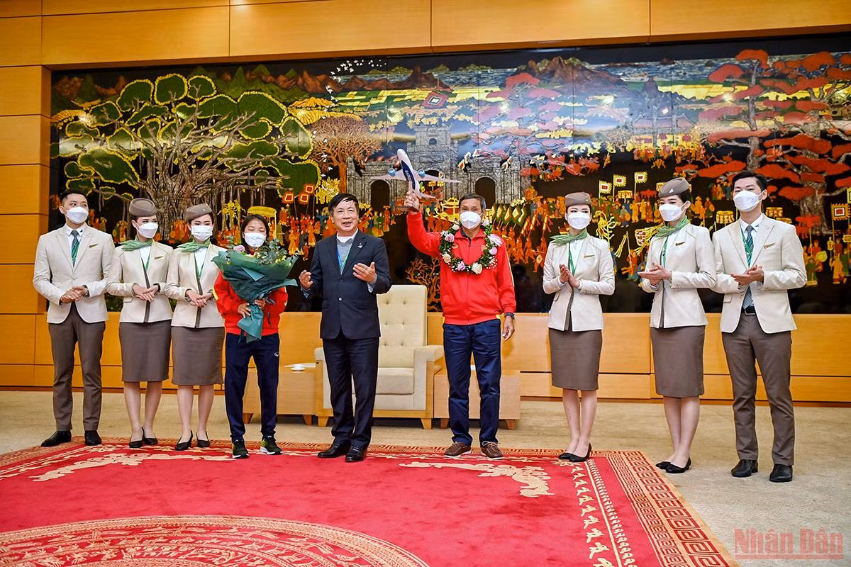Tuyển nữ Việt Nam về nước, khép lại hành trình giành vé dự World Cup -0