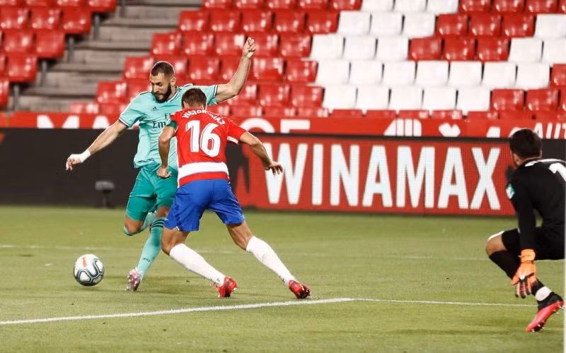 Thắng trận thứ 9 liên tiếp, Real chạm một tay vào cúp bạc La Liga -0