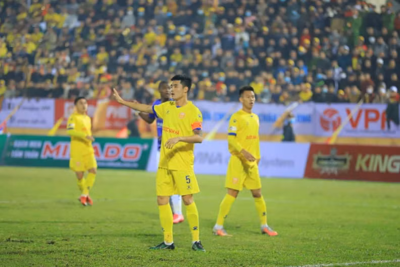 Khởi tranh V-League 2021: Hà Nội bước hụt 'ngỡ ngàng' trước Nam Định -0