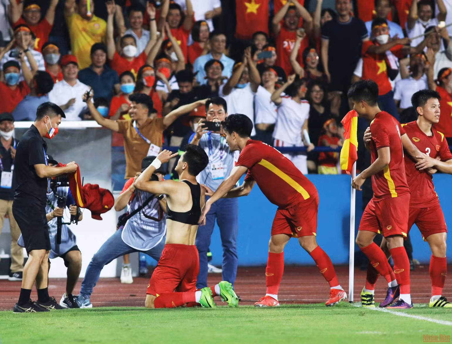 Những pha bóng hấp dẫn trong chiến thắng bán kết đầy cảm xúc của U23 Việt Nam -0