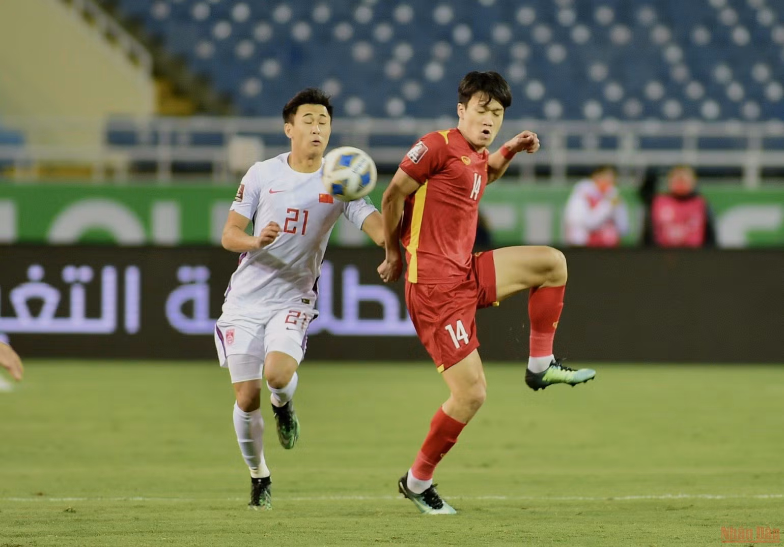 (Hết hiệp 1) Việt Nam 2-0 Trung Quốc: Tiến Linh nhân đôi cách biệt -0
