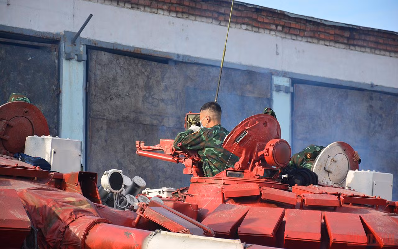 Cận cảnh 4 chiếc xe tăng màu đỏ của đội tuyển Việt Nam tại Army Games 2021 -3