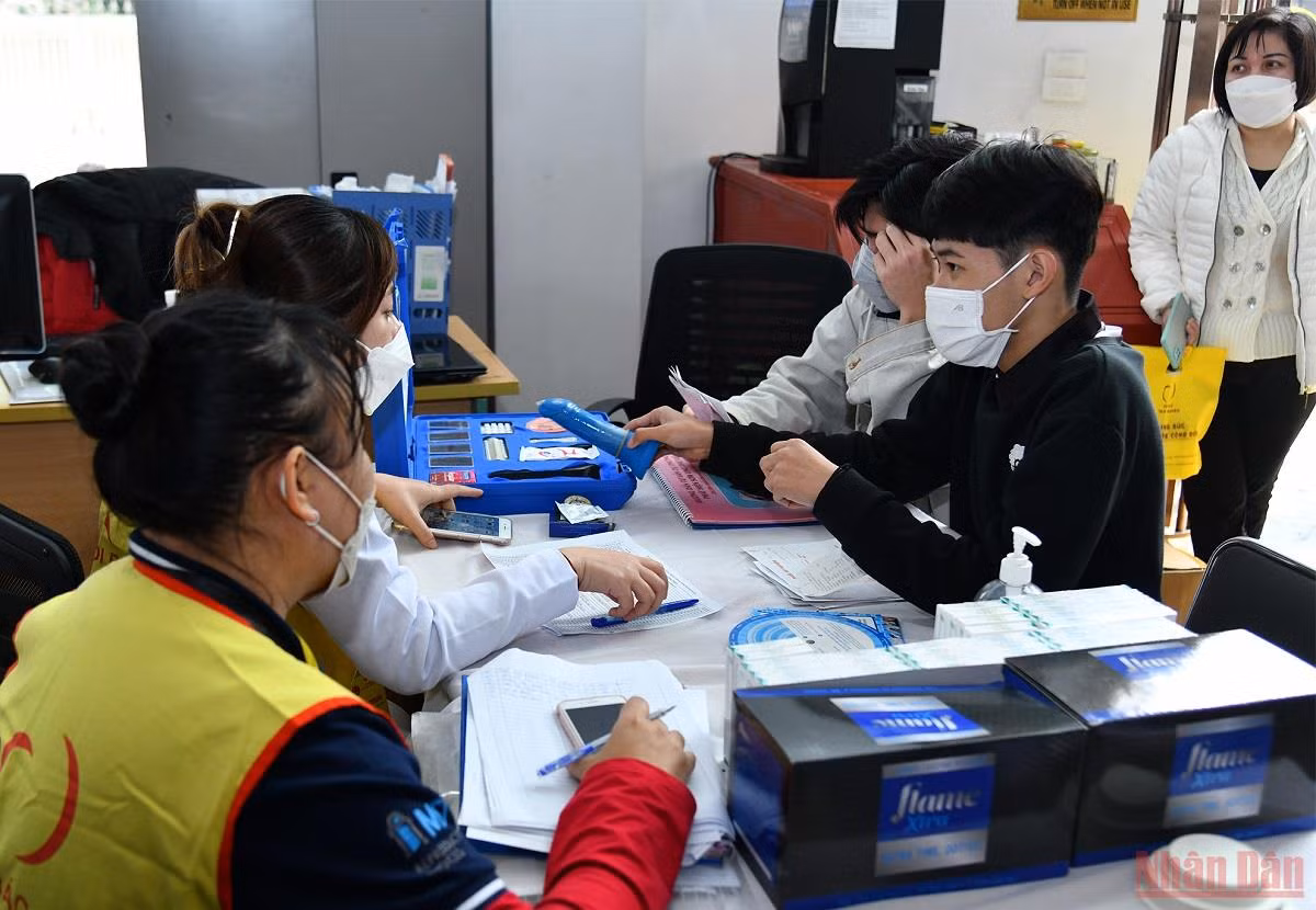 Khám bệnh nhân đạo, cấp thuốc miễn phí cho thanh thiếu niên có hoàn cảnh đặc biệt khó khăn -0