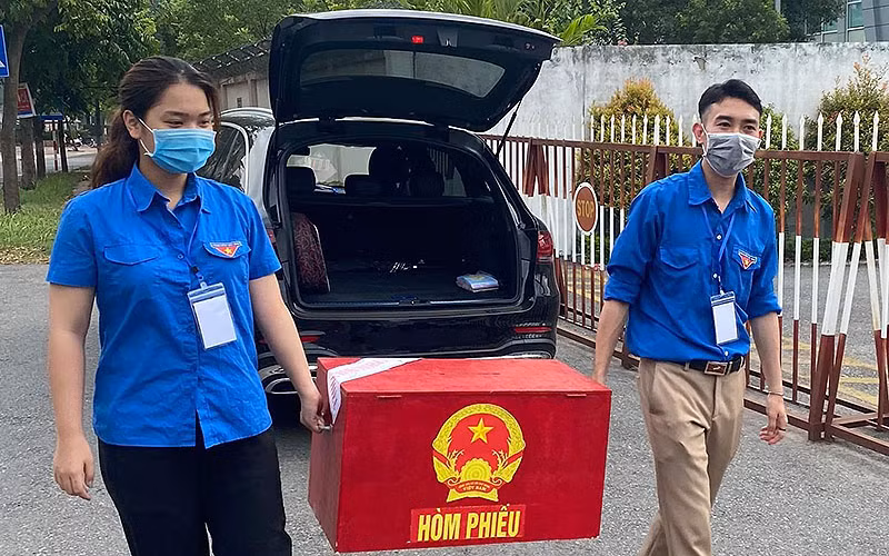 Màu áo xanh tình nguyện trong “Ngày hội non sông” -0