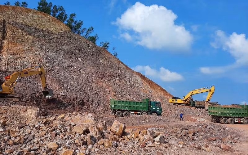 Ra quân thi công dự án cao tốc Cam Lộ - La Sơn -0