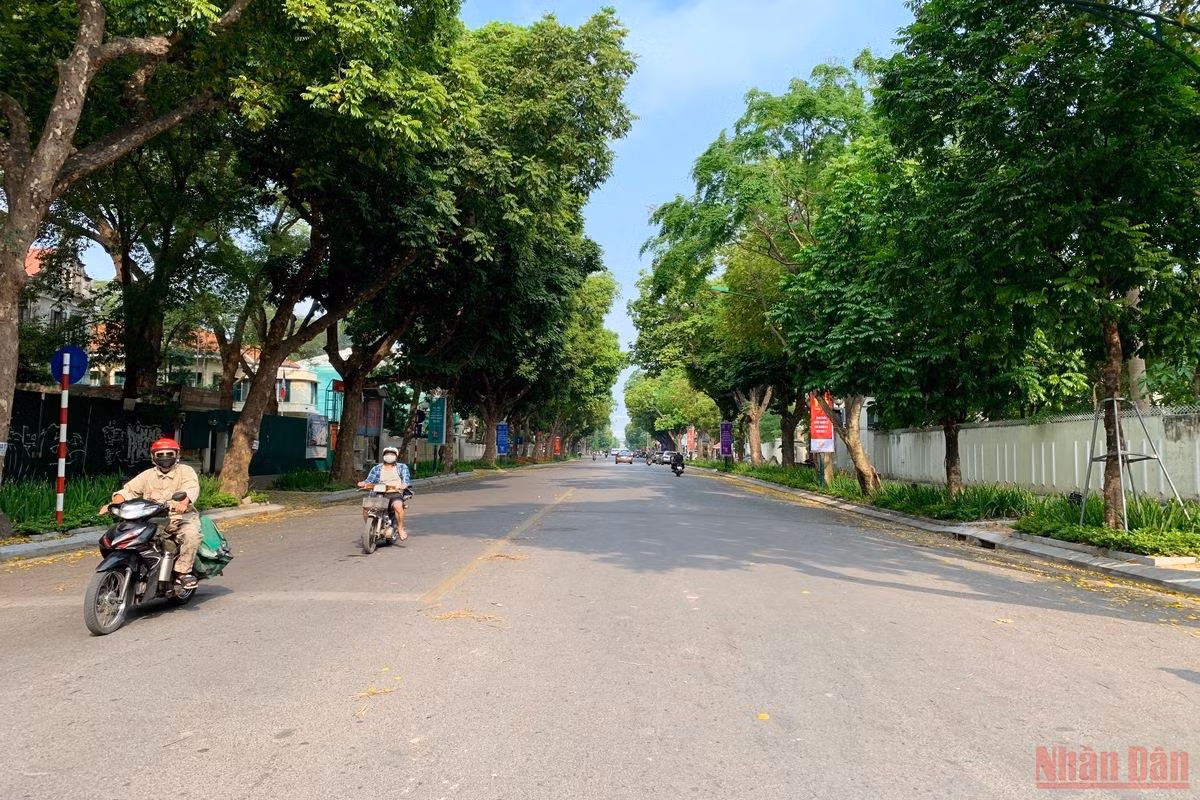 Có một Hà Nội bình yên sáng 30/4 -0