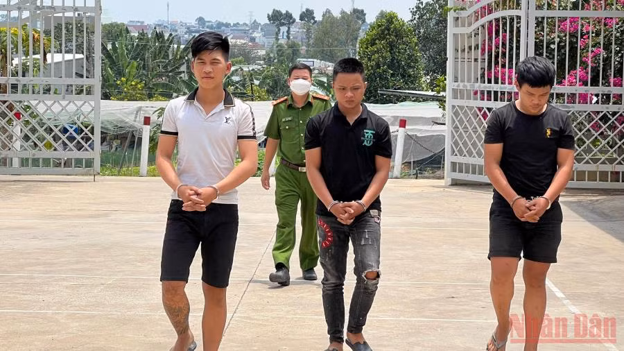 Bắt 8 đối tượng trong vụ nổ súng tại chợ đêm ở Biên Hòa -0