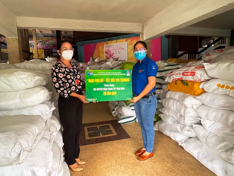 Nỗ lực và tấm lòng của người lao động PVFCCo trong đại dịch -0