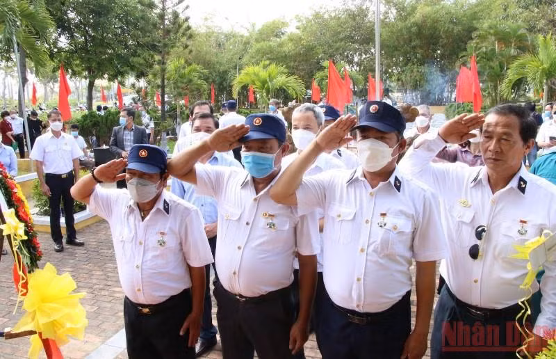 Đà Nẵng: Dâng hương tưởng niệm 64 liệt sĩ hy sinh trong sự kiện Gạc Ma -0